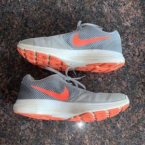 Nike Revolution 3: size 8. Gray and orange